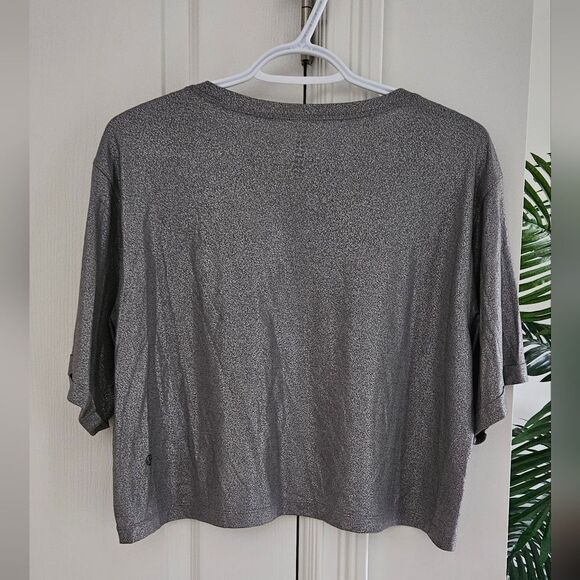 lululemon Gray/ Silver Short Sleeve Tee - Picture 4 of 5